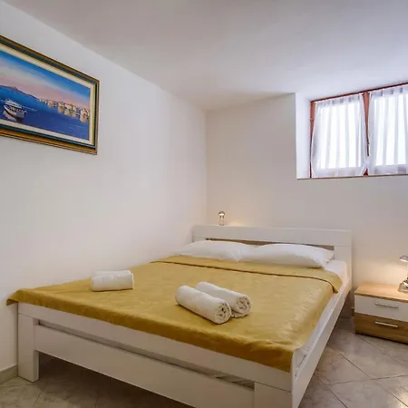 Apartment Stipe