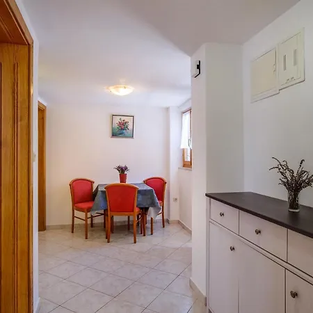 Apartment Stipe *