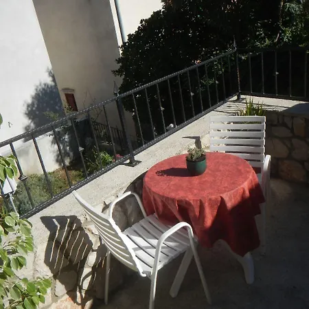 Apartment Stipe *