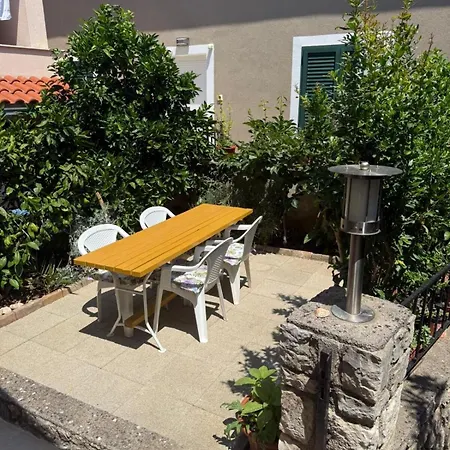 Stipe Apartment *