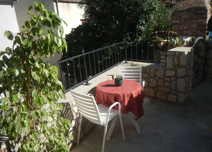 Apartment Stipe